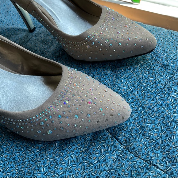 Cause & Effect Robbie Opal Rhinestone Heels - Picture 3 of 7